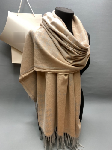 Палантин женский с рисунком (180*80 см.) арт. 1339450 Палантин женский с рисунком (180*80 см.) арт. 1339450