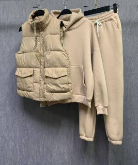 Костюм женский: жилетка, толстовка и штаны арт. 1521289