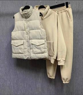 Костюм женский: жилетка, толстовка и штаны арт. 1521293